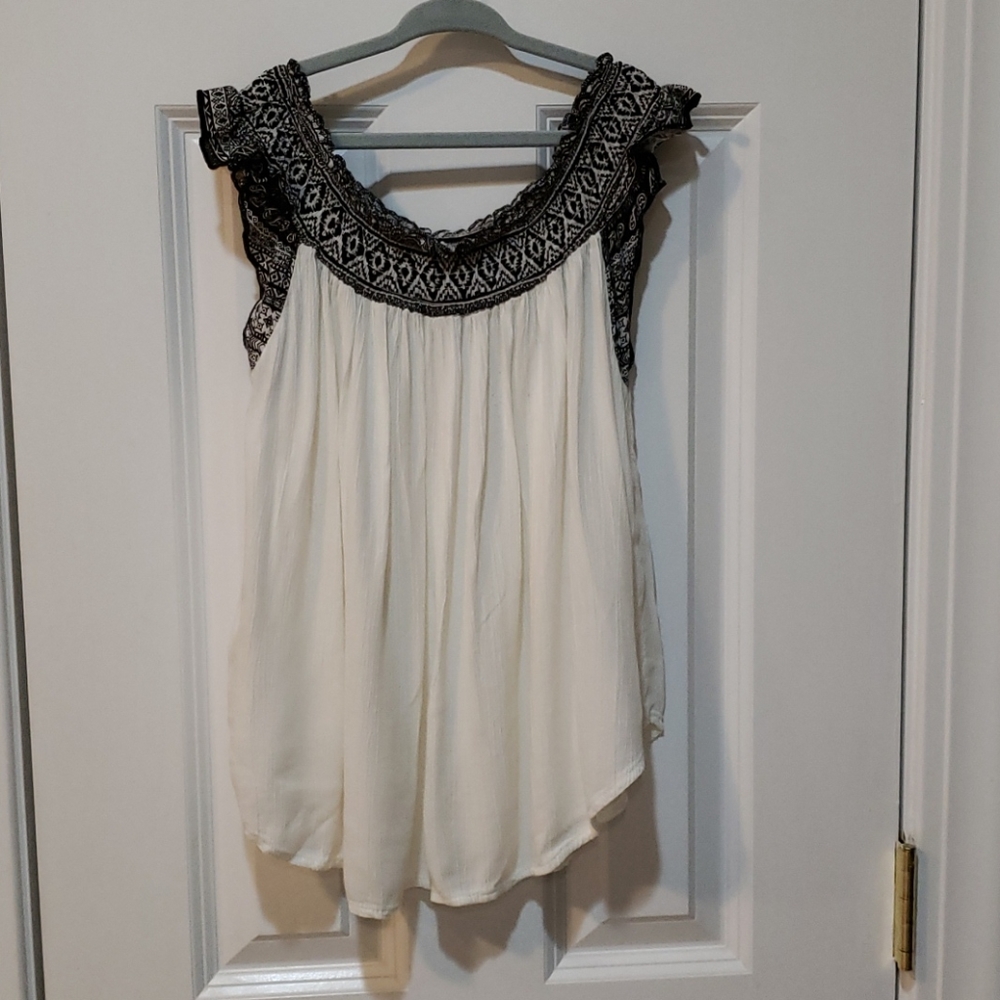 Derek Heart flutter sleeve top